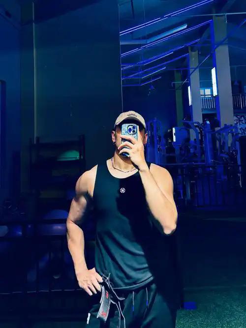 男人不要对女人太好，慢慢我才明白这句话的含金量。从前真的不懂，现在懂了不知道还来