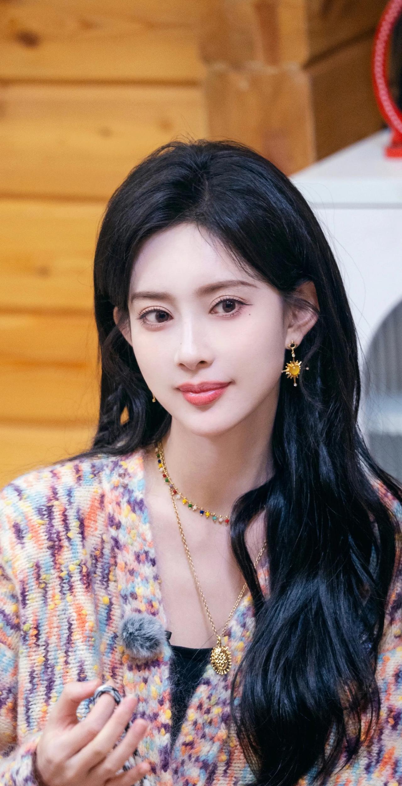 独家孟子义美妆壁纸，提升你的审美品味