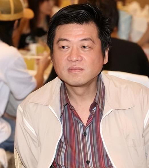 孙德荣累到换不动衣服!还是赶紧好好休息吧!孙老师终于停下了。连续三天,