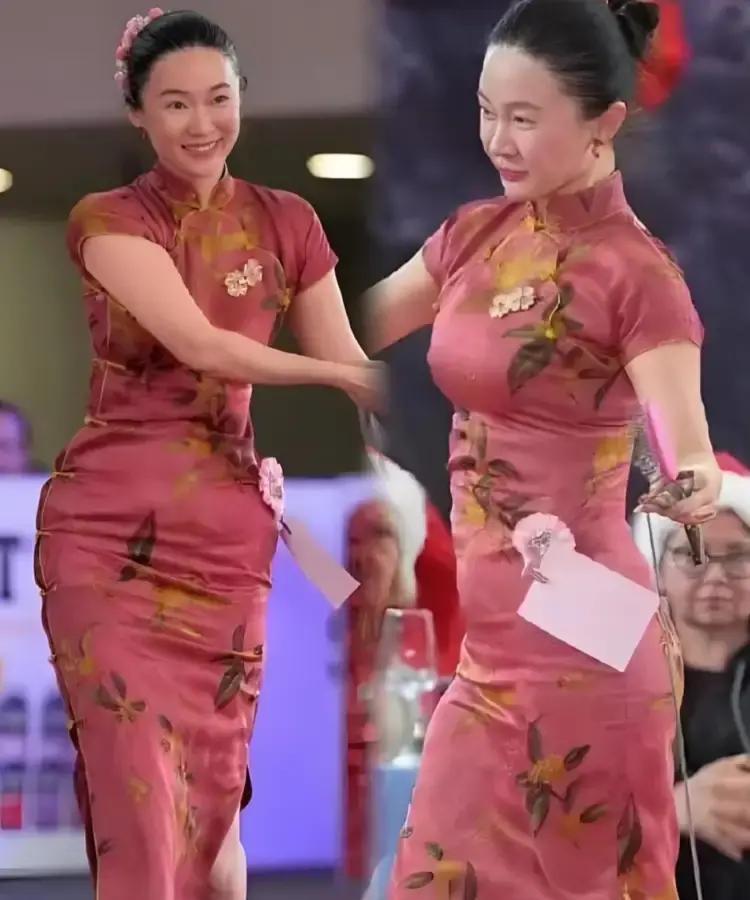 你盯着霍思燕的臀部，判断真假。这动作本身，才是真问题。造型师早说了，