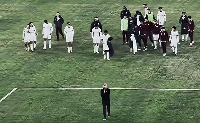 为何海港比赛后主帅穆斯卡特都会和球员一起来谢场，而申花比赛后斯卢茨基好像从来没有