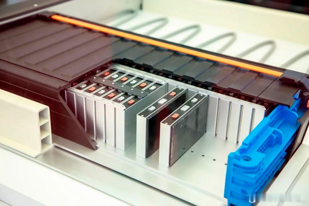 锂电产业链传来明确涨价信号：隔膜行业头部企业发布调价通知，宣布将湿法隔膜产品售价