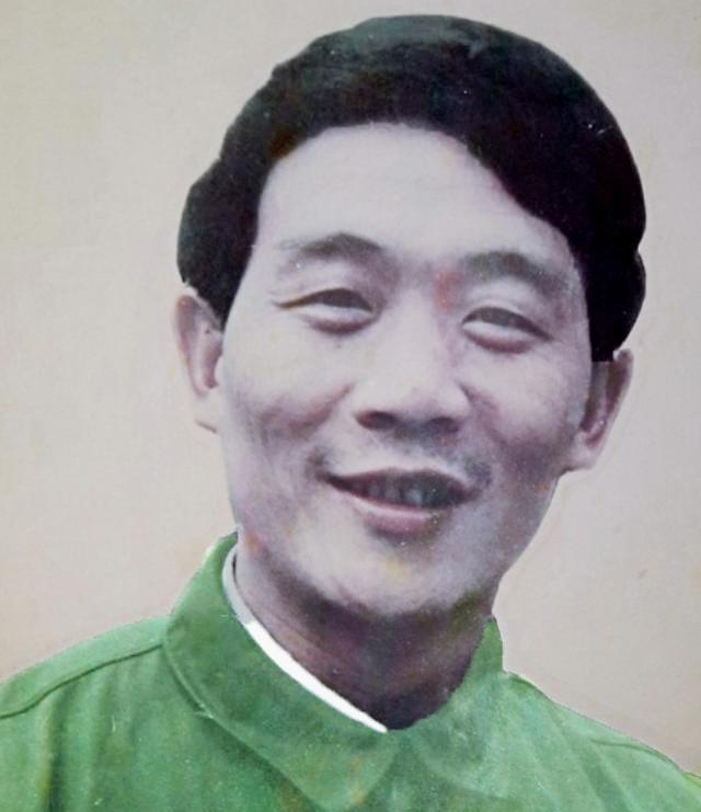 “谁能击毙他，直接奖励三万！”1984年，南部边境线，敌人挑衅地朝着我方撒尿，民