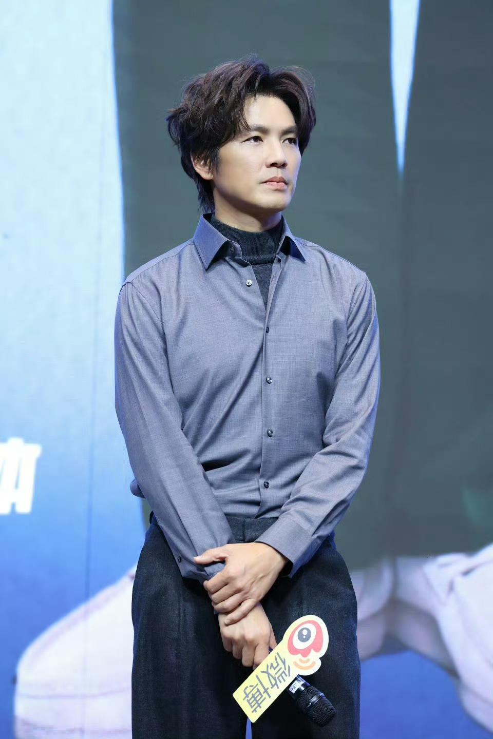 我可以理解钟汉良51岁了还演偶像剧，毕竟看起来仍然很帅，但我不能理解为什么他没用