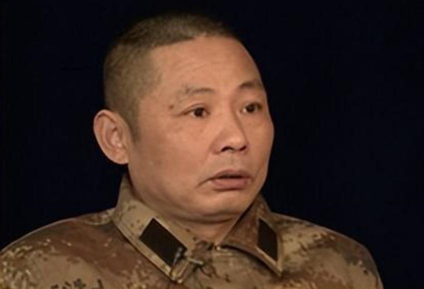 2007年，对越自卫反击战的老兵刘亮华去办低保手续，却被工作人员骂了句“不要脸”