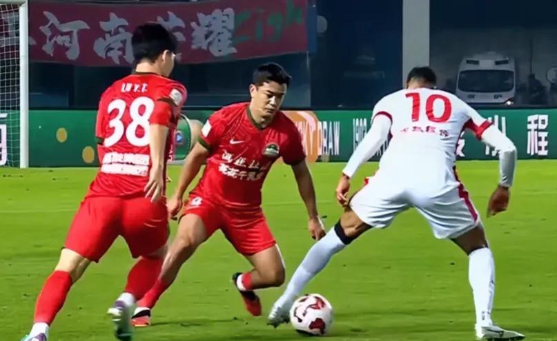 长春亚泰0:2不敌河南俱乐部，保级形势万分危急本来河南队是后面四个对手中最弱的