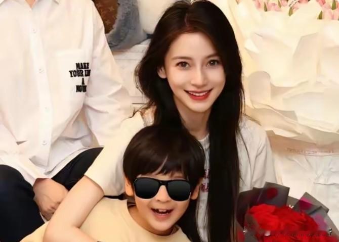 叶珂幸不幸福我不知道杨颖后不后悔我不知道但是，有一点板上钉钉，那就是他绝对是