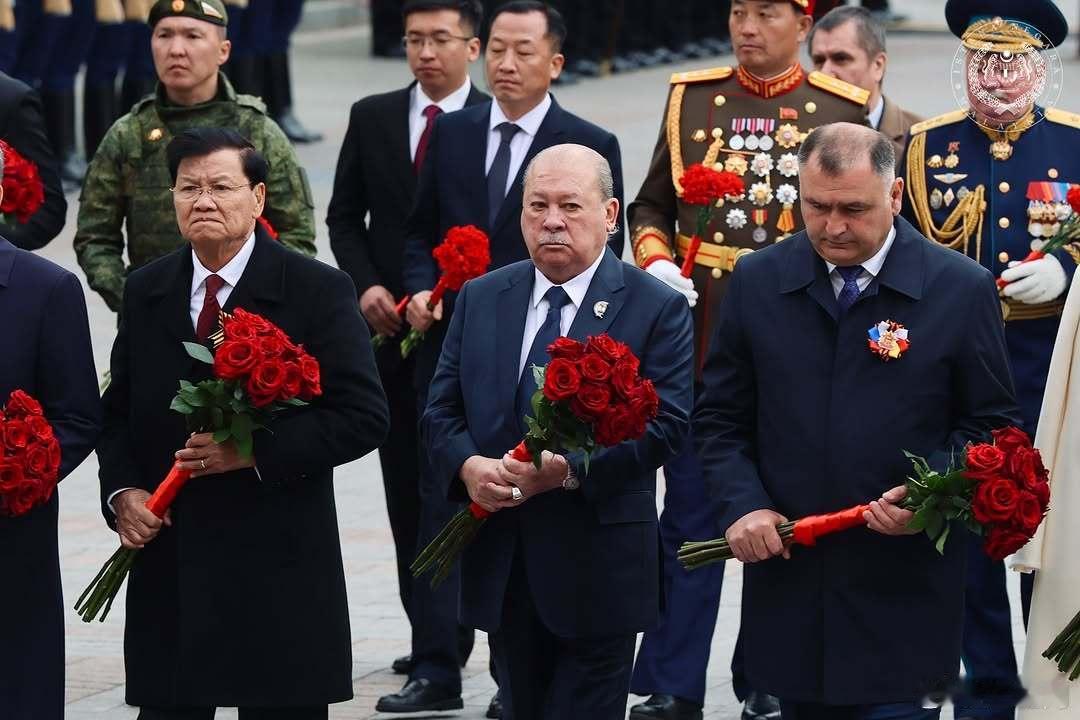 马来西亚王室🇲🇾5月9日，马来西亚最高国家元首易卜拉欣国王出席俄罗斯卫国战