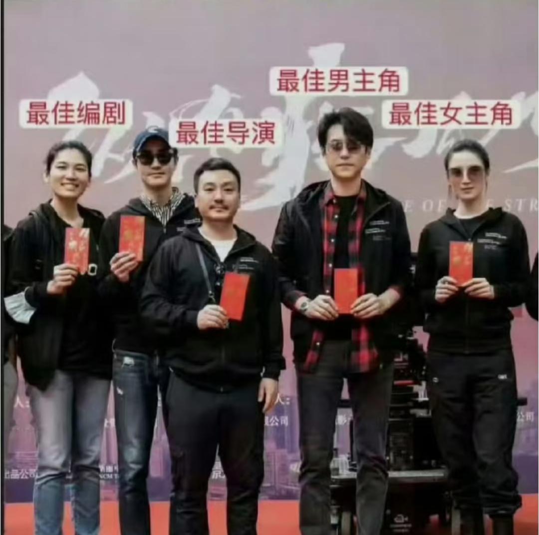 聚在一起是db评分5.8，分开以后是白玉兰满天星，好神奇的剧组哈哈哈哈靳东宋
