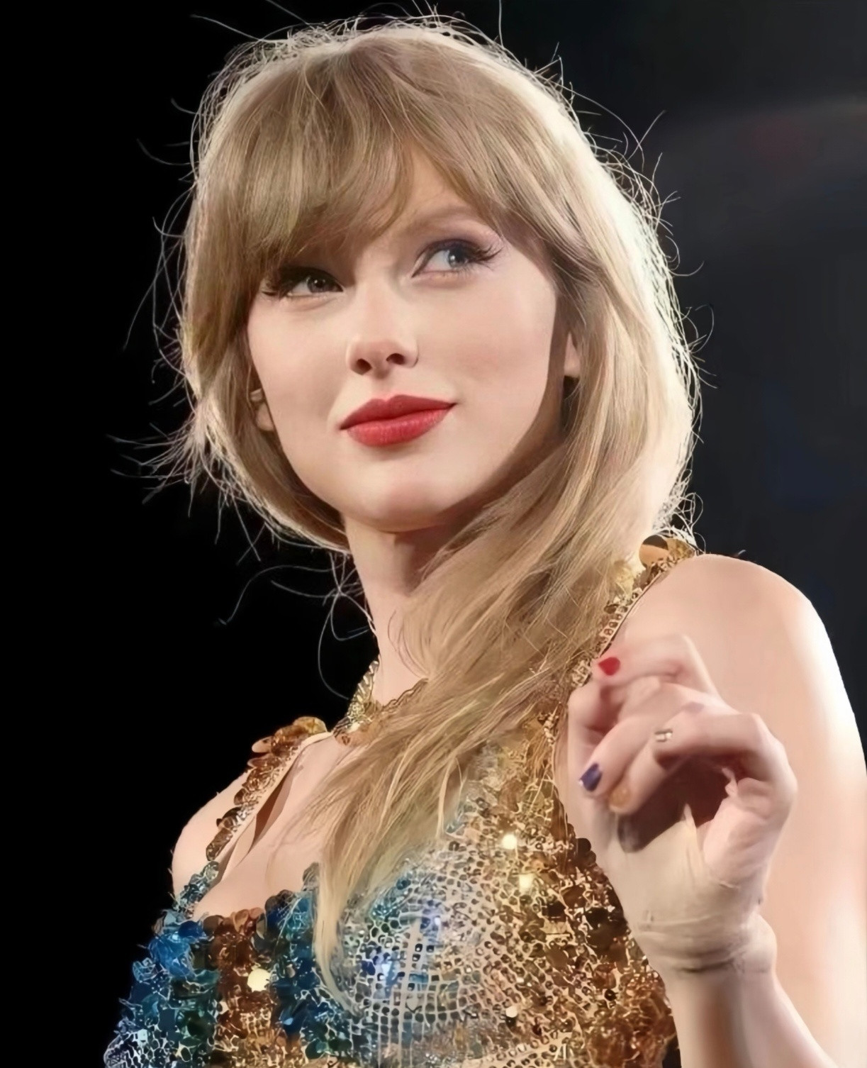 霉霉拒绝出演超级碗中场秀原因近日，外媒报道霉霉TaylorSwift在洽谈压