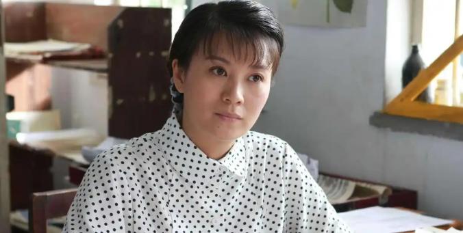 1994年，她挺着大肚子签下离婚协议。医生、家人、网友轮番劝她，孩子不要了。她只