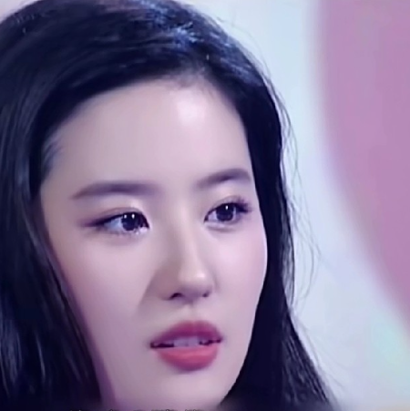 刘亦菲也有苦恼刘亦菲找男朋友的标准很明确刘亦菲笑着说，我还不至于嫁不出去吧，