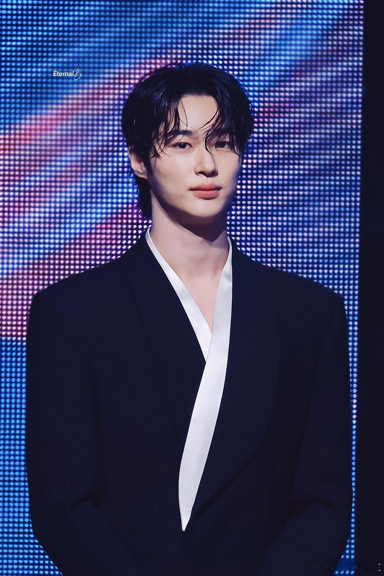 💙💙💙💙边佑锡crlogo​​​