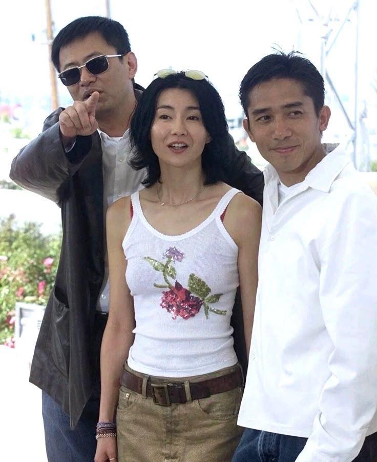 2000年《花样年华》在戛纳首映，导演王家卫，主演梁朝伟，张曼玉。据说，张曼玉
