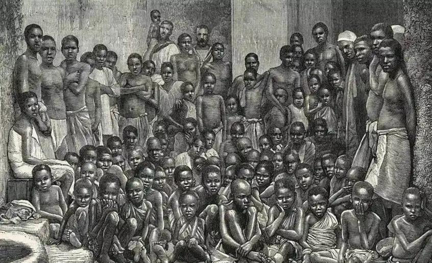 黑奴贸易里，将黑人扒光并让男女挤一起，只是为了省钱省事吗？现在的欧洲人，总是自称