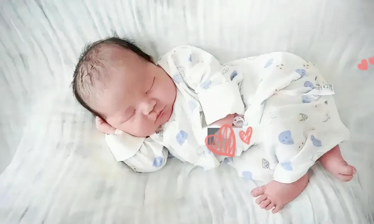看哭了！医院一名孕妇生了个男孩，婴儿没呼吸，拍来拍去不哭，主产医师都要放弃了，实