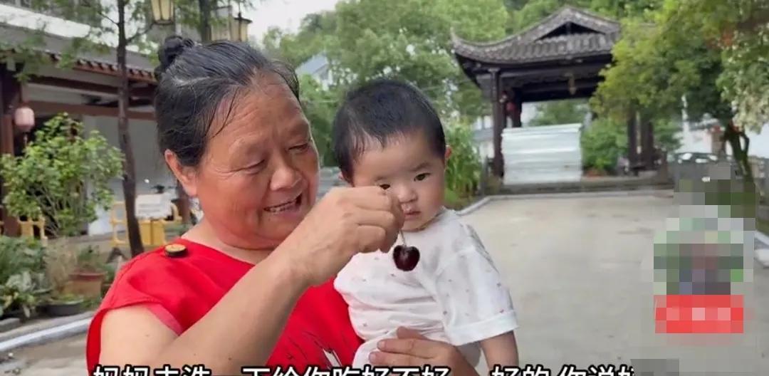 阿波和翠翠：昨天一条视频，震惊众人！翠翠的闺蜜爆料，两人友情四十多年！这