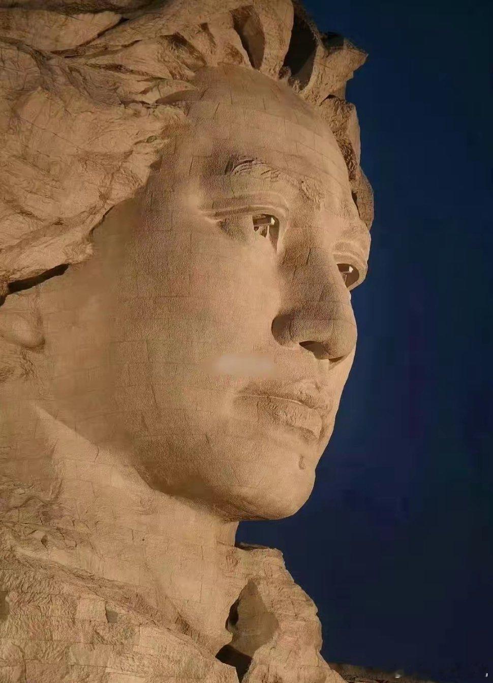 毛主席雕像原来是这样的啊！看上去炯炯有神！这才是高光之处啊！