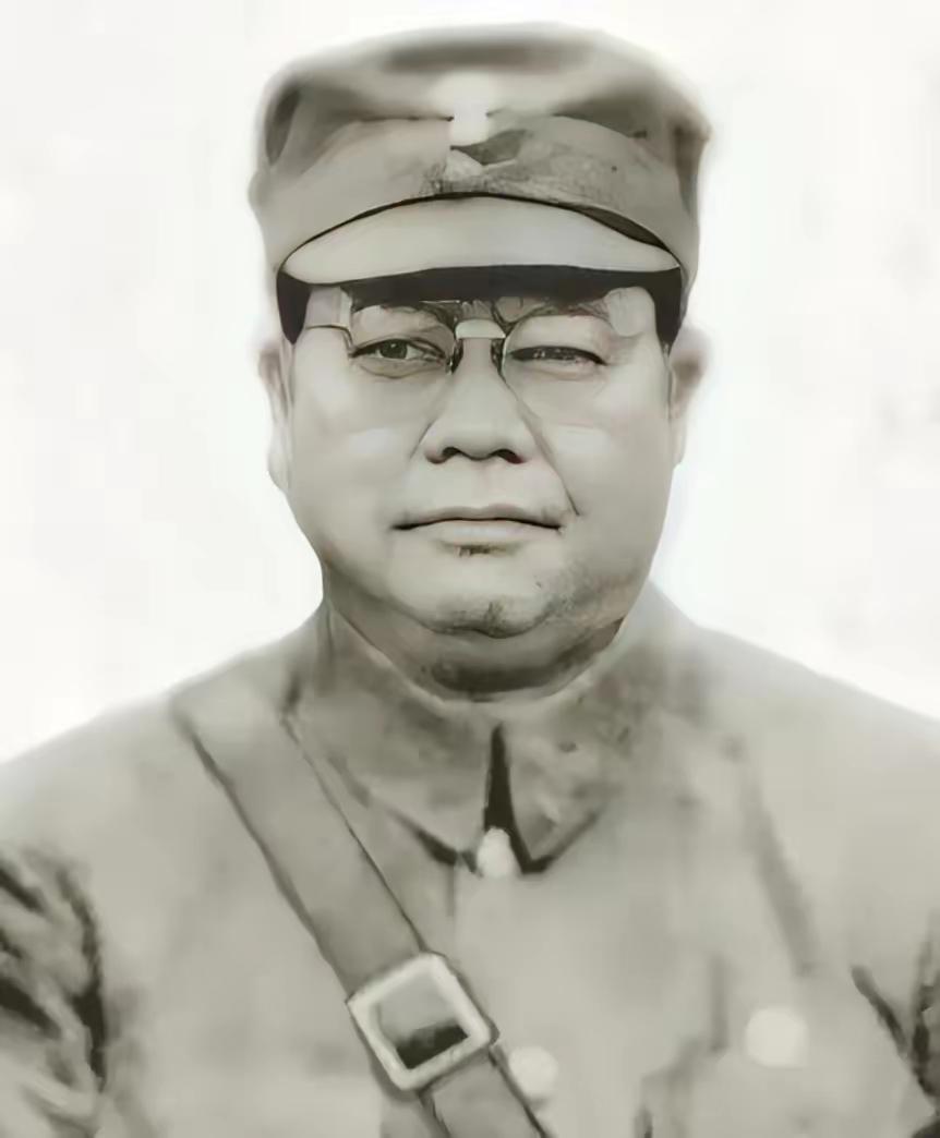 1938年，桂军师长凌压西俘虏了两名日军。他看着鬼子矮小的身材，围着绕了三圈，突