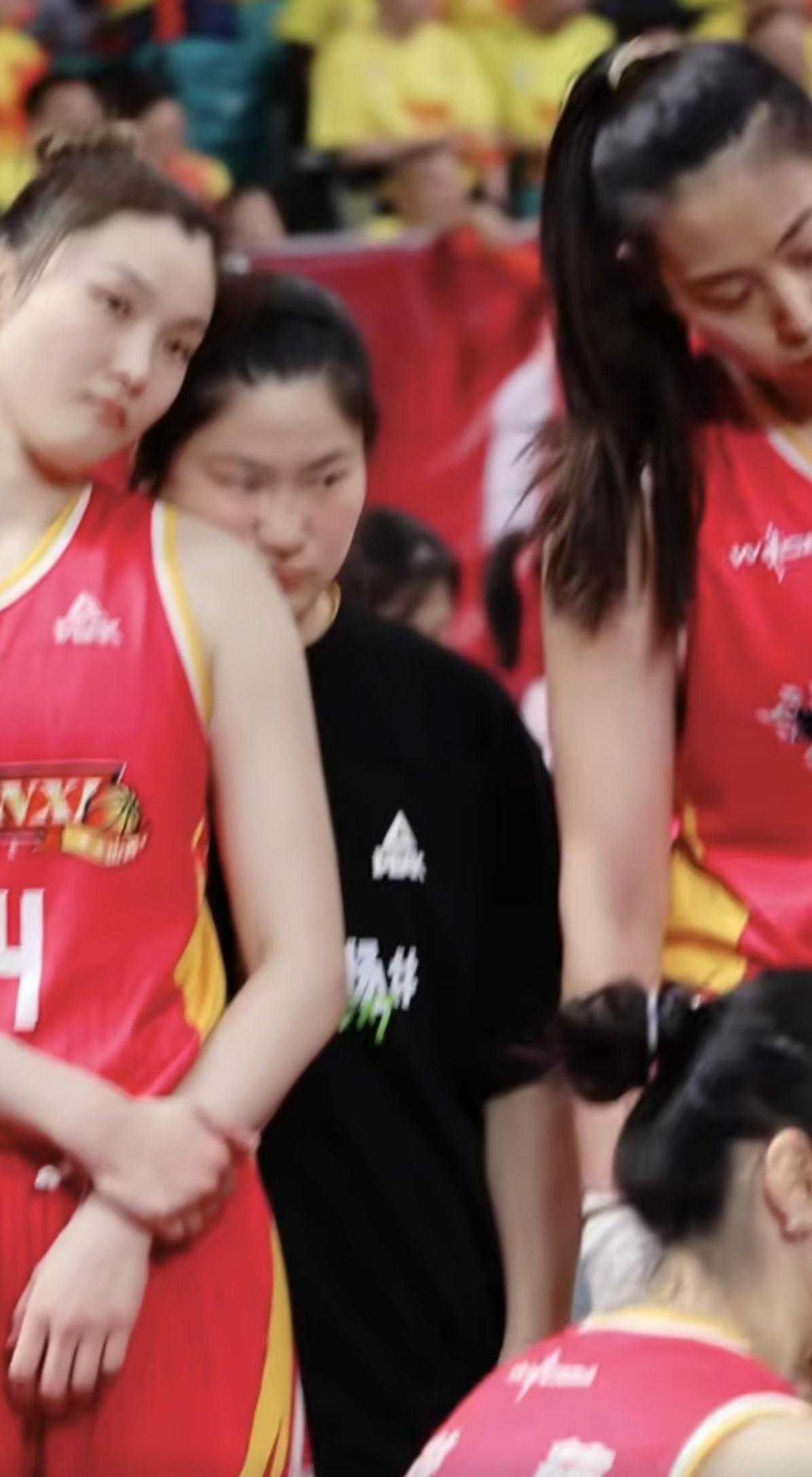 可怜的翟若云，虽然是个大漂亮。虽然在常规赛，俱乐部杯的比赛中，一路过关斩将，夺得