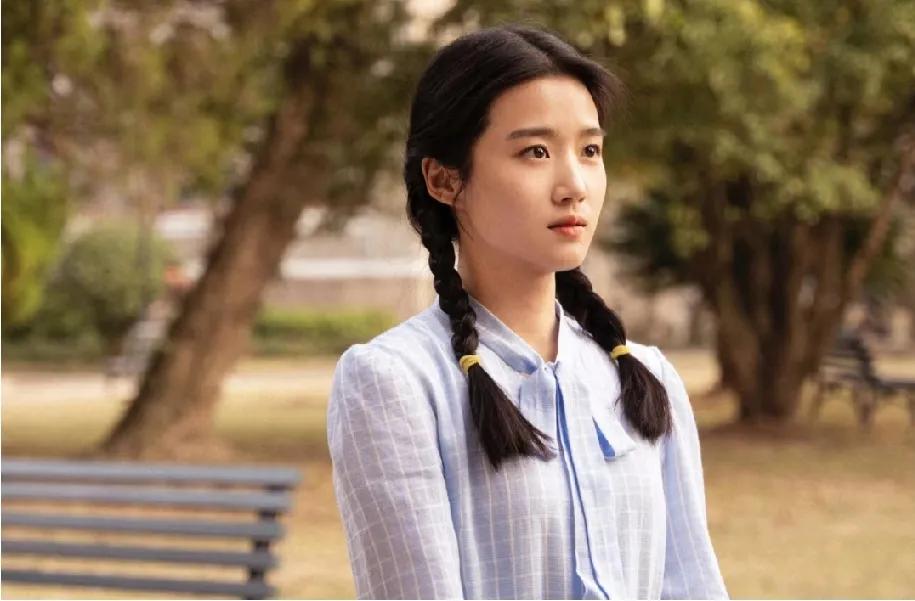重温《小巷人家》，总算明白为啥独立的李佳总让人有点隔应——她身上那股拧巴劲儿，实