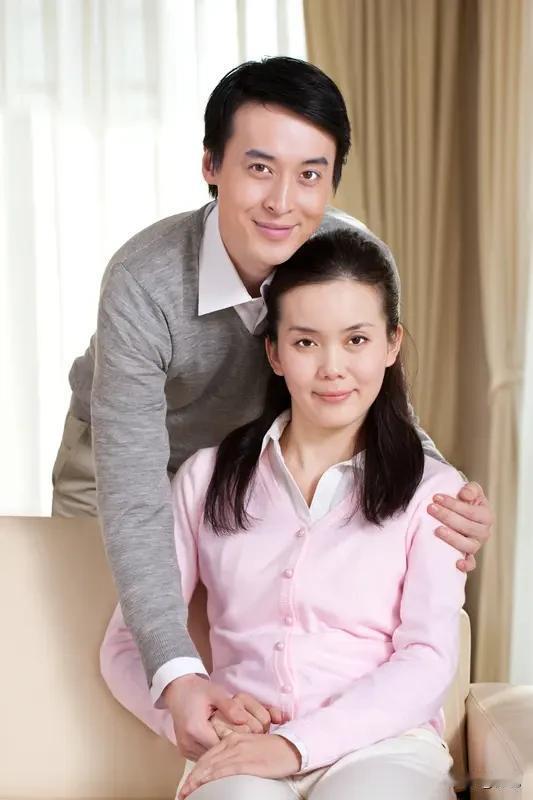 //由于丈母娘年年来住，夫妻俩争吵不断，闹起了离婚。二人刚结婚时，妻子就表明不