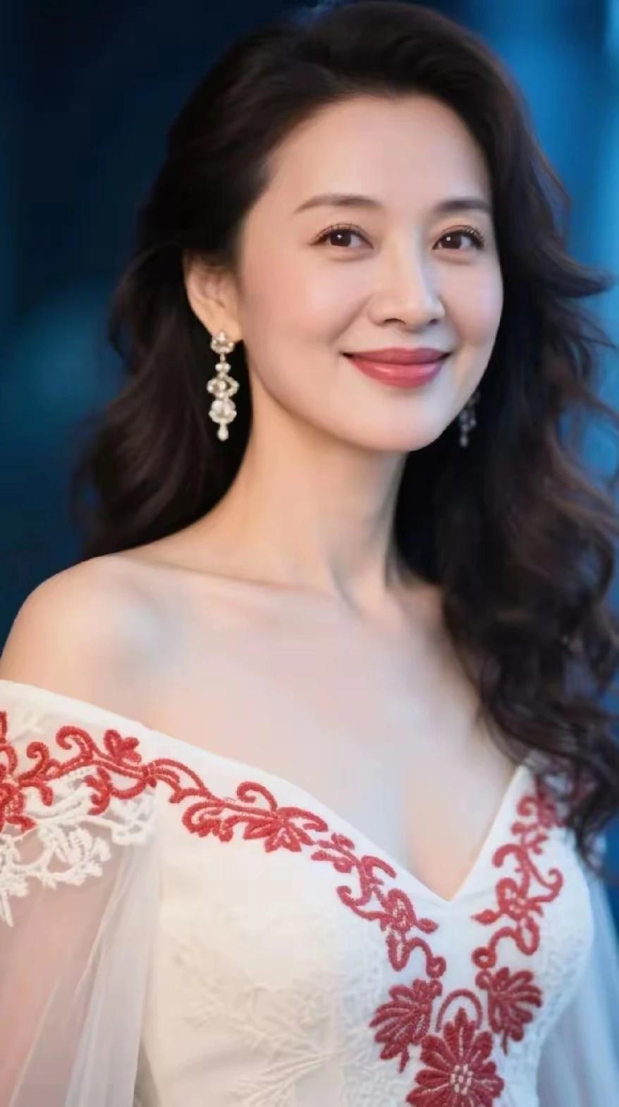 两情若是久长时，相扶到老是福气。柴米油盐酱醋茶，锅碗瓢盆交响曲。