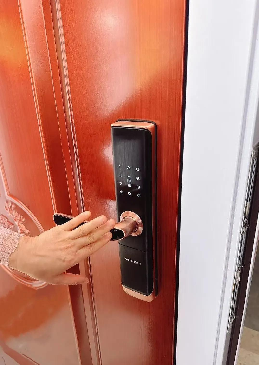 我问儿子,你家门锁密码是多少?儿子说,那得看他媳妇愿不愿意告诉我。这儿子白养了!