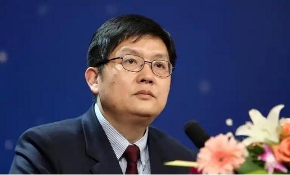 中方呼吁谨慎前往日本，然而复旦大学的冯玮却在此时，高调推荐中国学生去日本，并把这