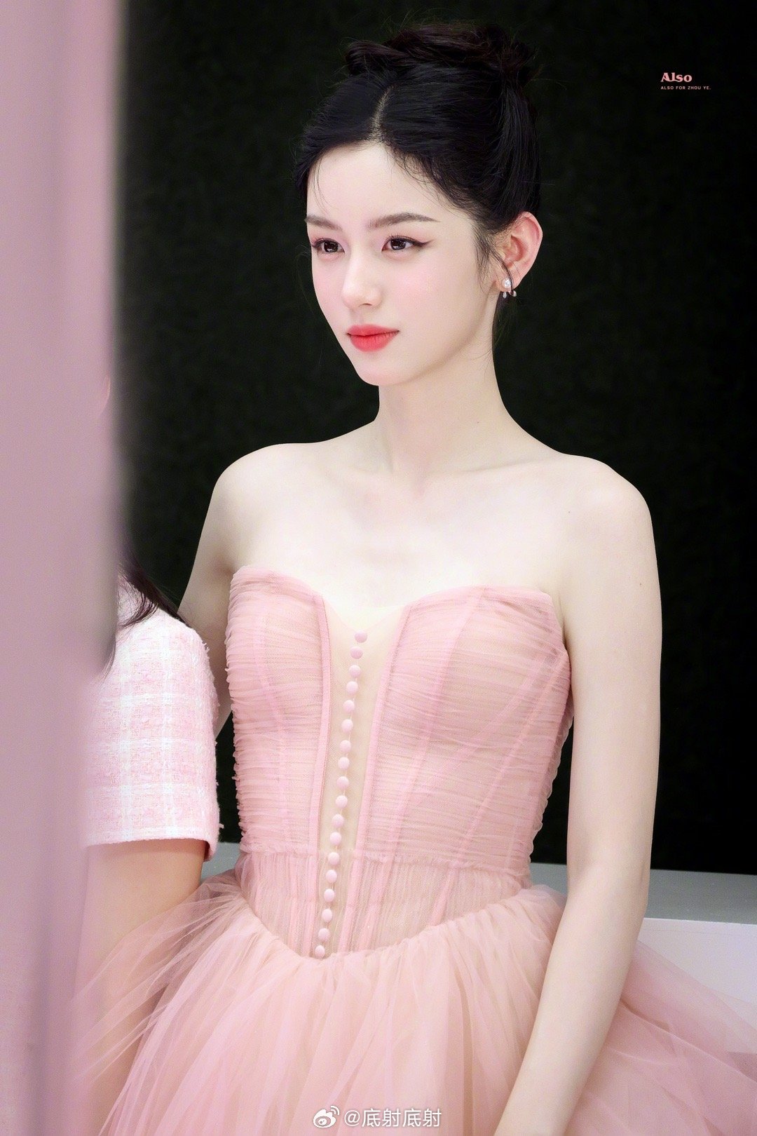 周也[爱心]😘😘[比心][比心][比心][比心]​