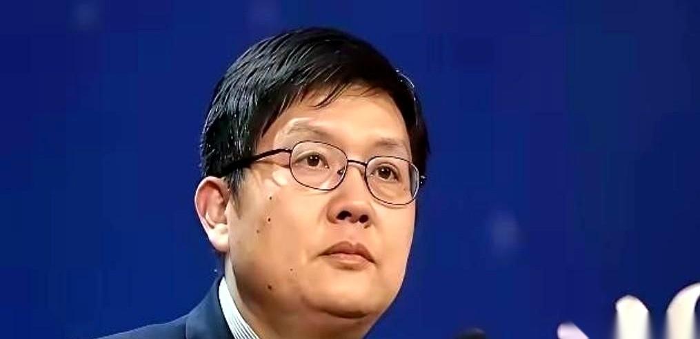 全网彻底清零！复旦退休教授一夜翻车，百万账号全被封，一点不冤！最近全网平台统
