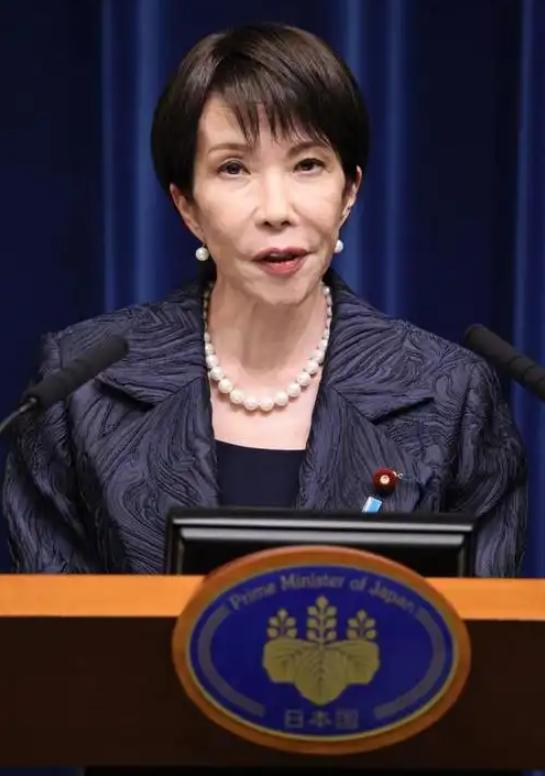 就在昨天，日本首相高市早苗突然宣布，1月19日，针对中国加强稀土等重要物资对日出