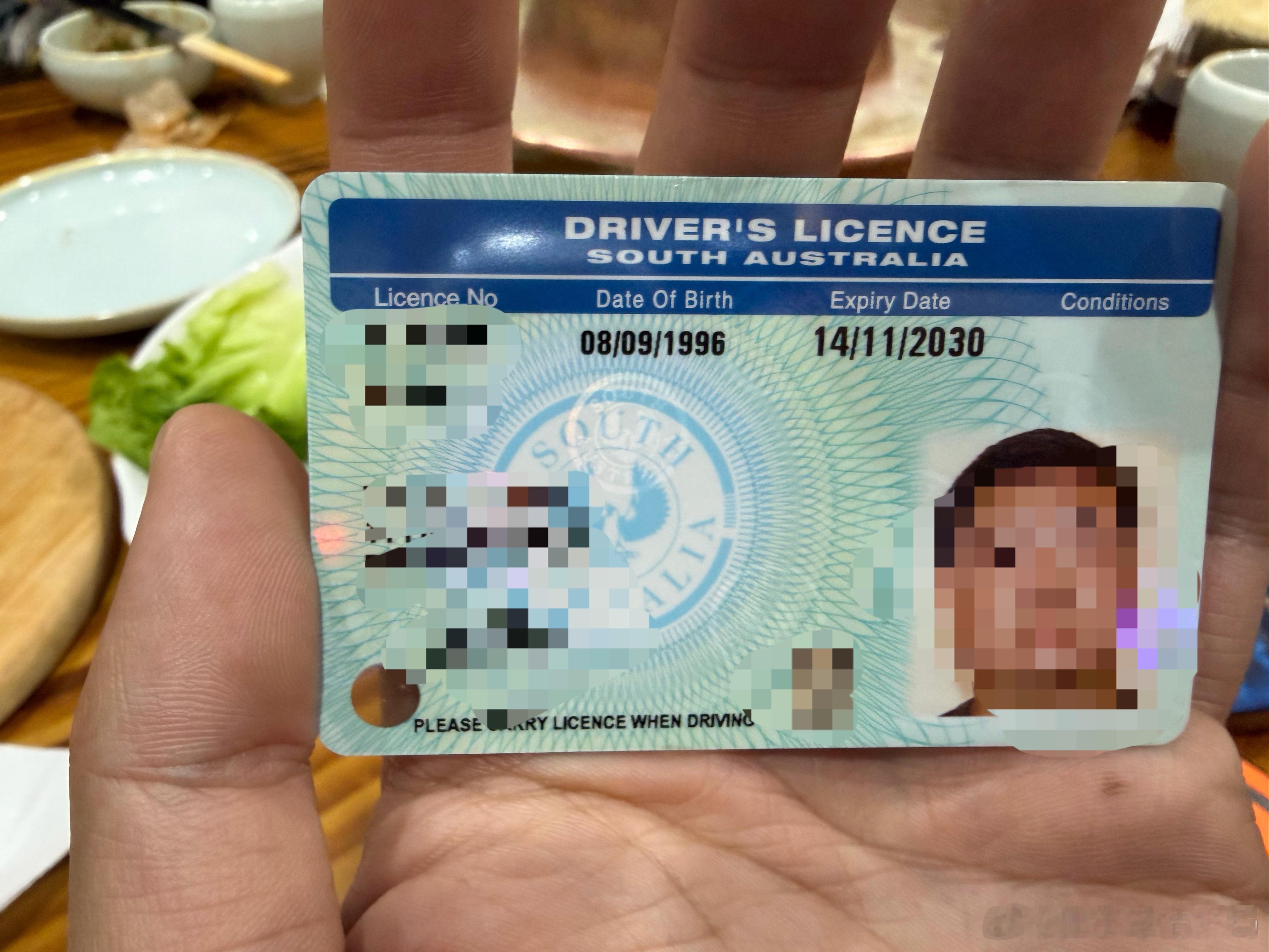 土澳的驾驶证还挺硬…国内驾照考他那驾照大概3000块人民币，如果你没开过，上课另