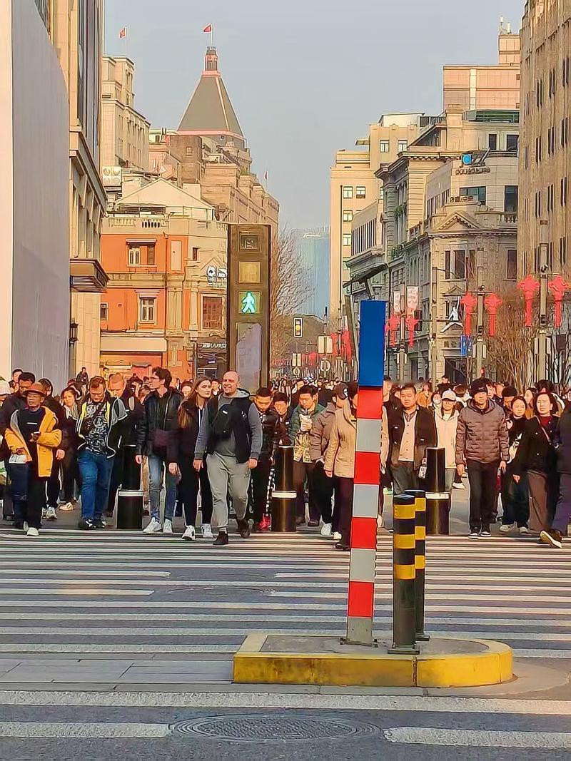 上海人的体面,都藏在细节里!这3件小事让我外地朋友彻底破防了…都说上海人精明