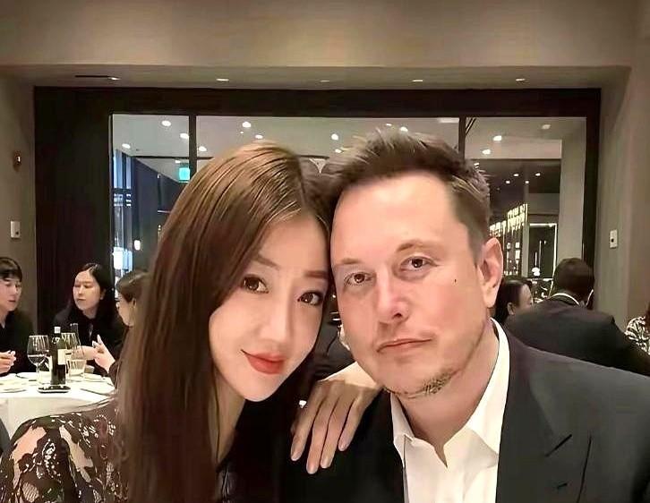 马斯克又换新女友了！金发、苗条，和他那串前女友名单——从贾斯汀到Grimes—