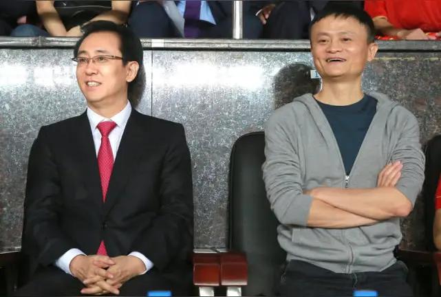 家印兄被判无期，马云受伤，很多人把家印兄与马云在一起的照片发出来，突出许家印人生