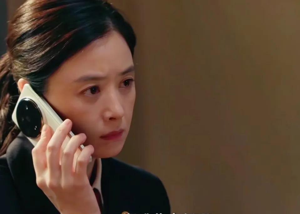 《以法之名》万海的儿子把矿难的视频资料发给了郑雅萍，这对调查案件更加有利，郑雅萍