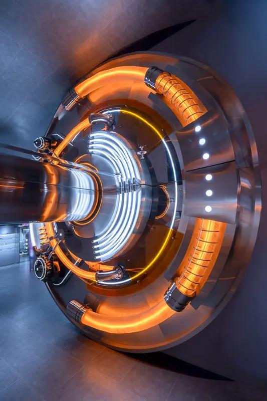 未来人类科技的六大核心领域竞赛：提升固态电池的续航能力。实现核聚变以达成无限能源