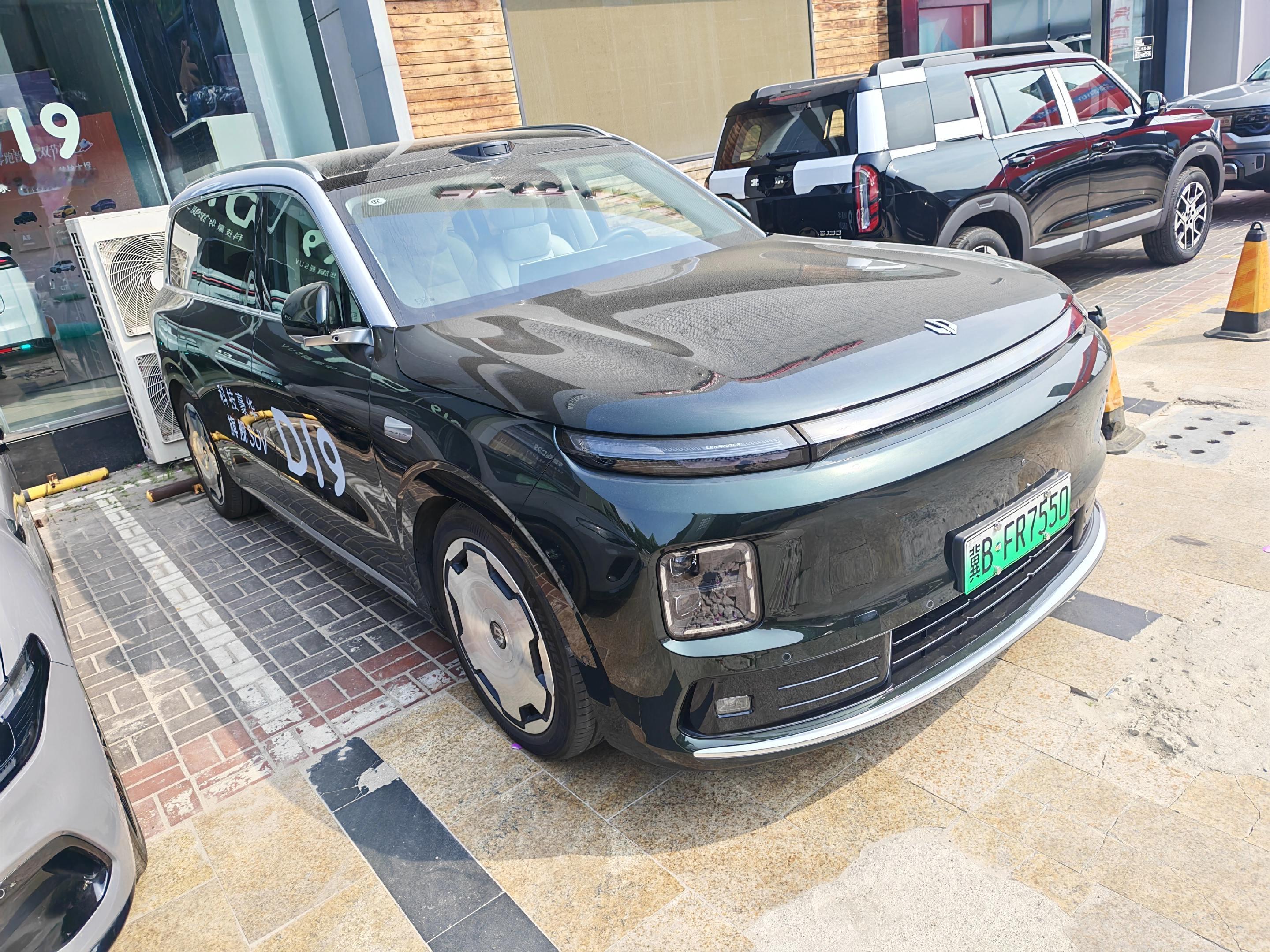 零跑D19试驾