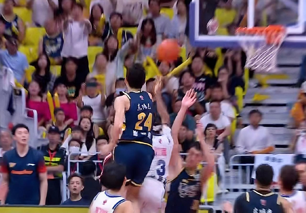 绝杀封盖！崔永熙天神下凡，一帽拯救广东！太刺激了！广东东阳光主场对阵宁波町渥