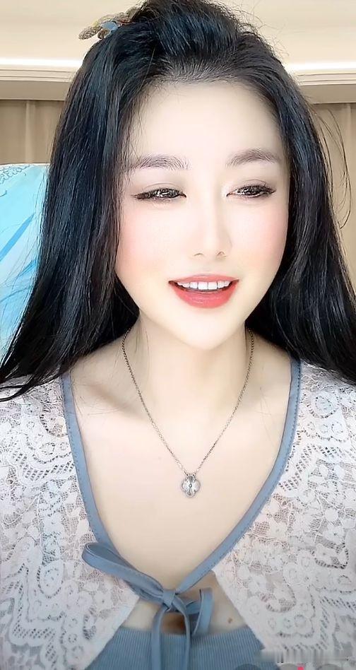 女人满足后的六大表现1.老公喊得超甜蜜2.见面就要抱紧紧3.整天笑眯眯的