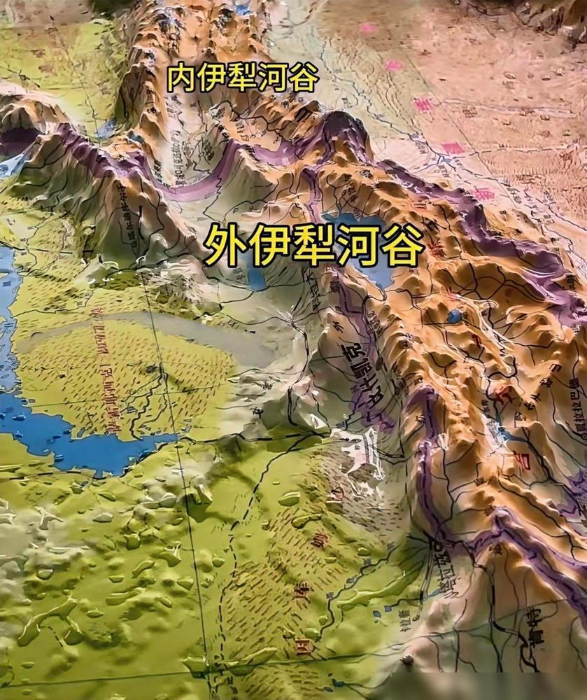 位于哈萨克斯坦的外伊犁的自然条件，其实根本比不上我国的伊犁河谷，难怪我国在清朝时