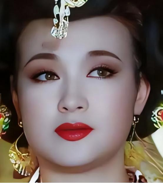 公元695年，71岁的武则天宠幸完42岁的沈南璆，猛地将锦被扫落在地，