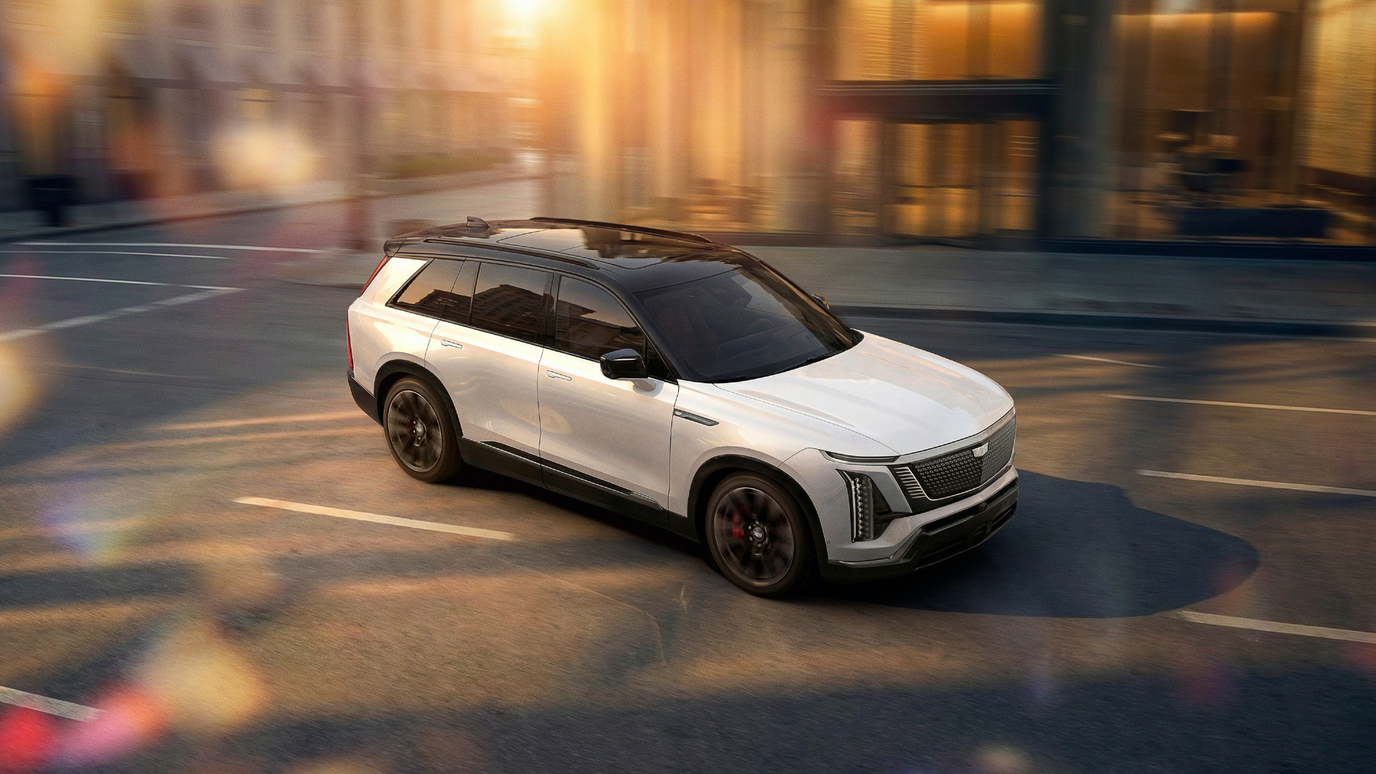 车若初见大六座纯电凯迪拉克来了，VISTIQ上公告，可以算是锐歌的加长6座版。