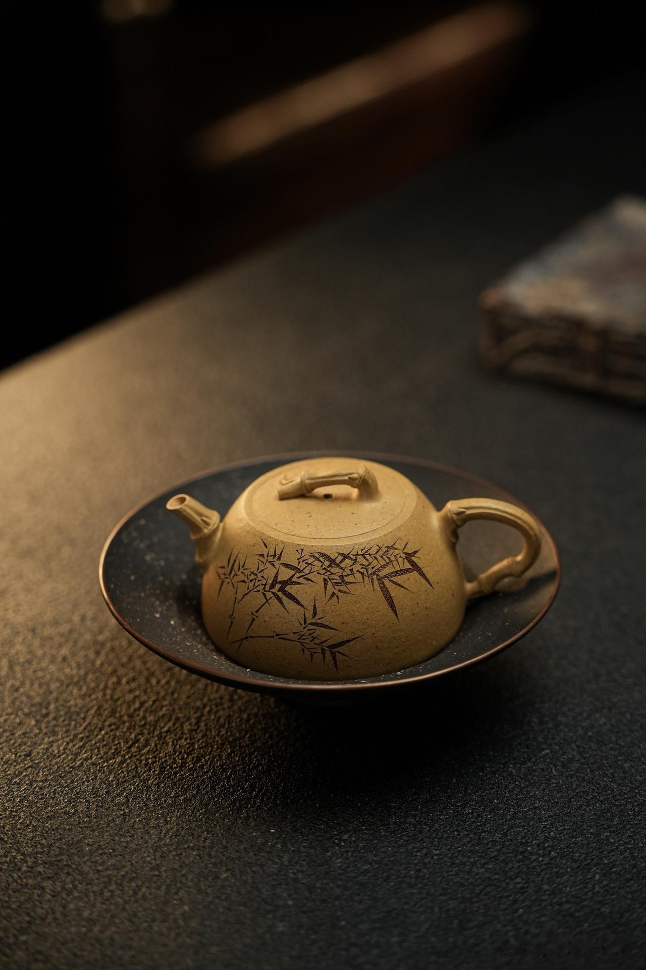 玩紫砂，别让“捡漏”牵着走前些年逛茶城、遛地摊，我最爱听“捡漏”故事。谁花小钱