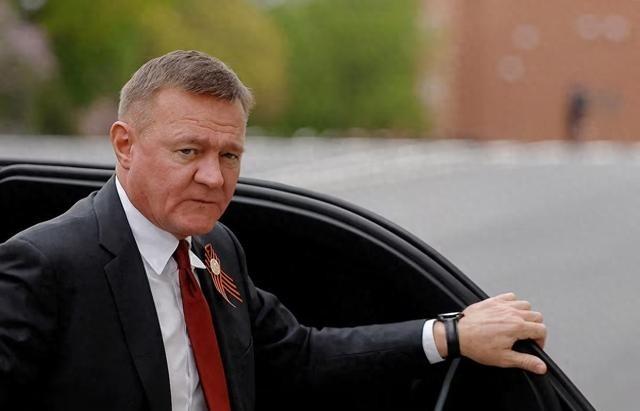 一场恶战打醒了俄罗斯！普京终于明白：最危险的人就在身边。普京前脚下令把斯塔罗沃伊