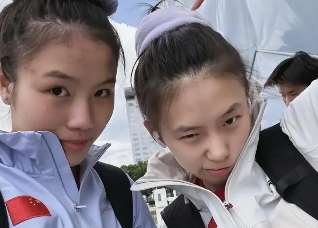 陈芋汐和卢为第一跳，54分高居第一！北京时间9月26日，亚运会女子双人10跳台
