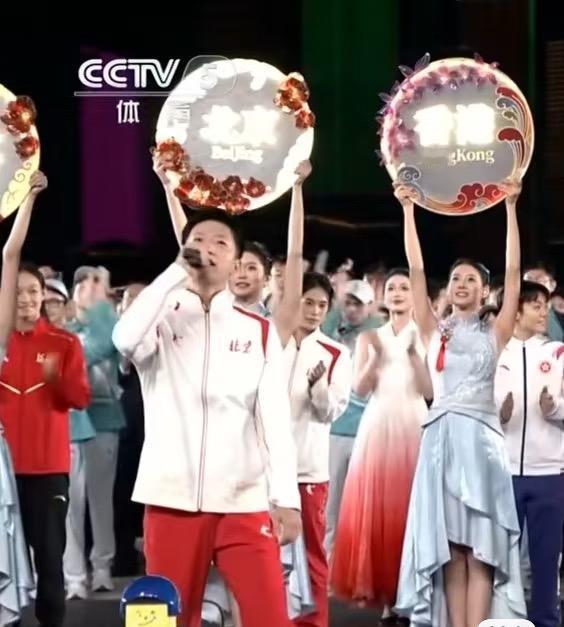 马龙在全运会闭幕式——跨界唱歌啦11月21日，第十五届全运会闭幕式上，马龙