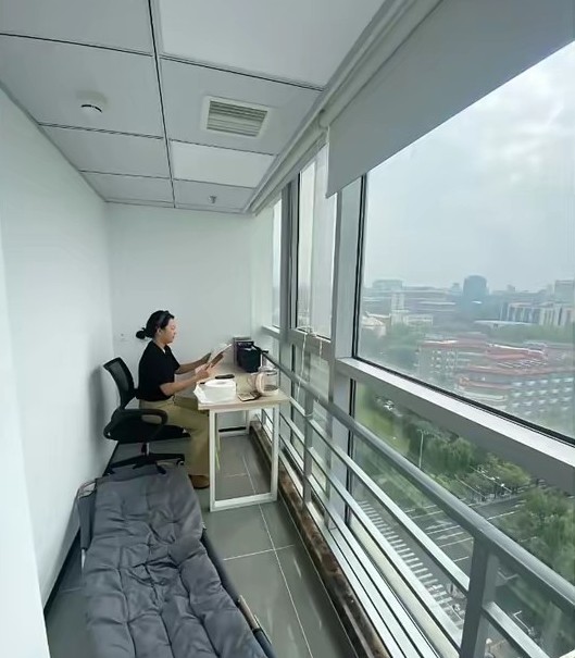 表姐在深圳开了一个公司，这环境看起来是不错。