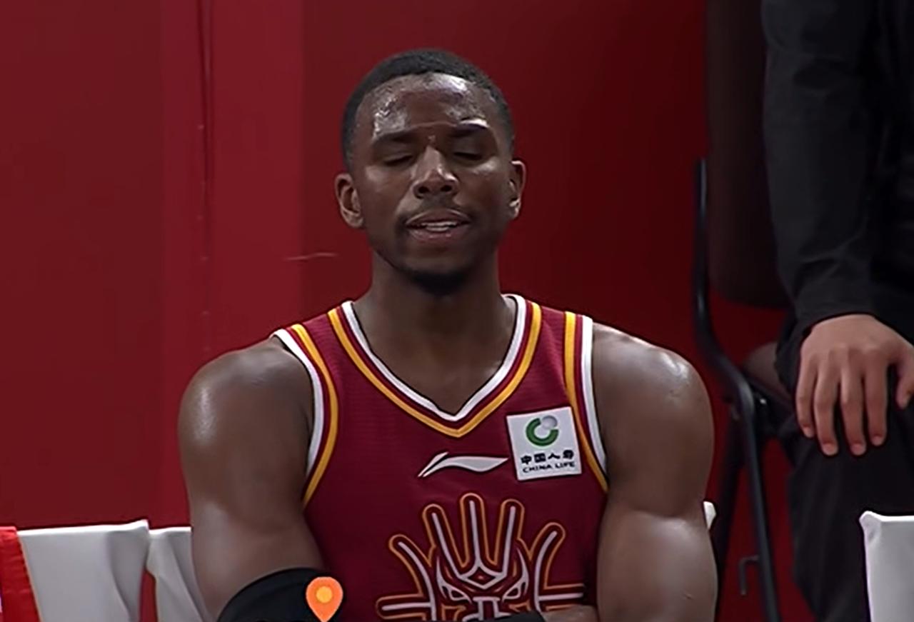 CBA公司给迪亚洛开出新罚单！要评选出，CBA本赛季，脾气最火爆的球员，相信，